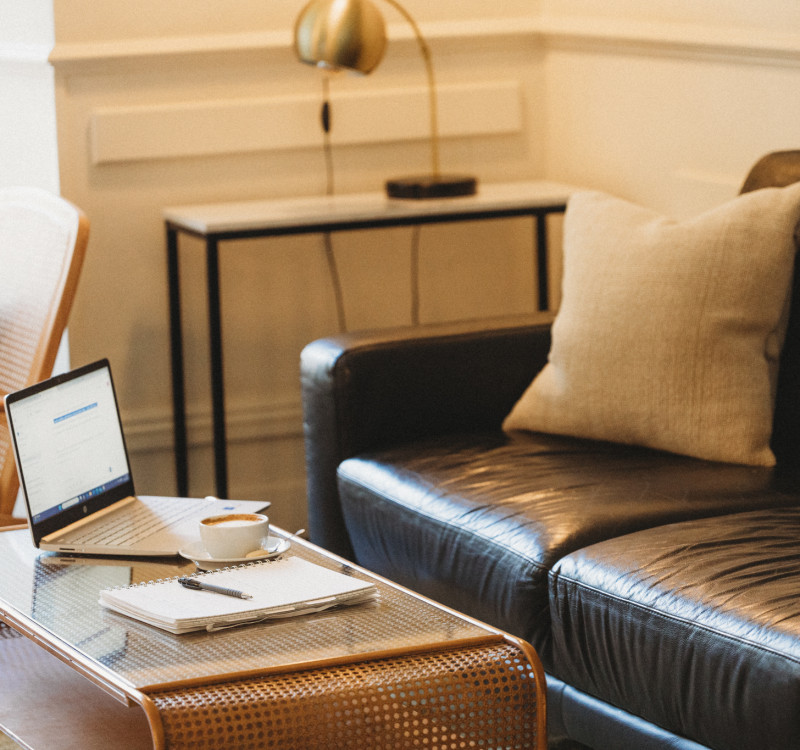 Informal working in the lounge Hotel VARA Truro